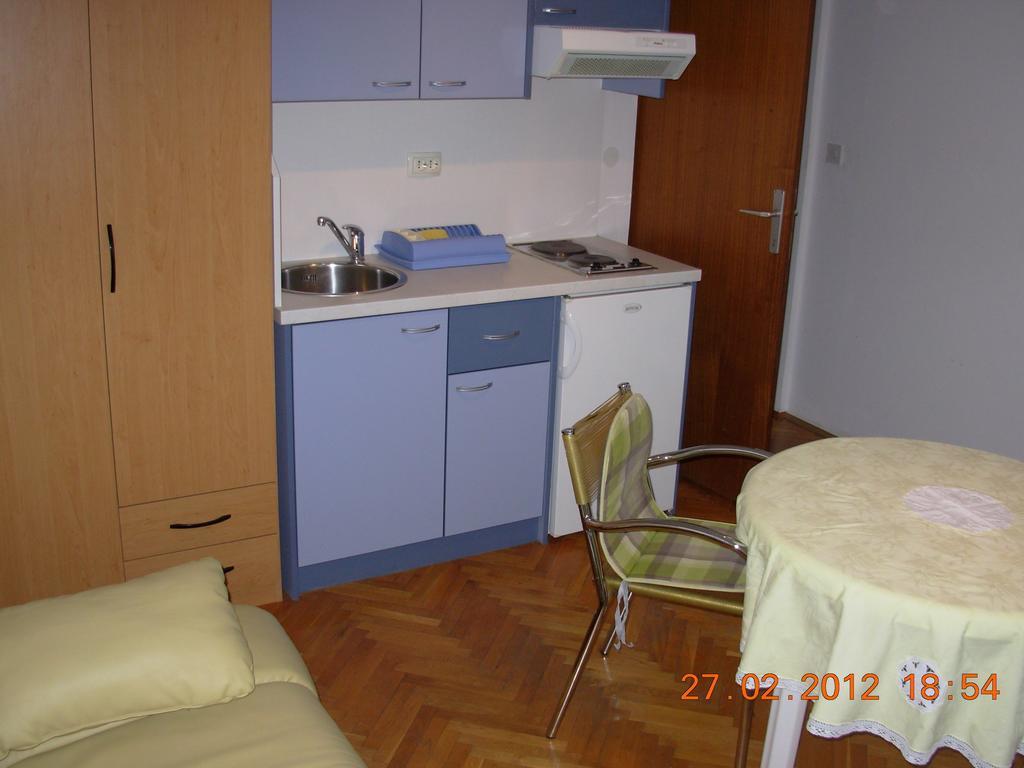 Apartment Karmen トロギール 部屋 写真